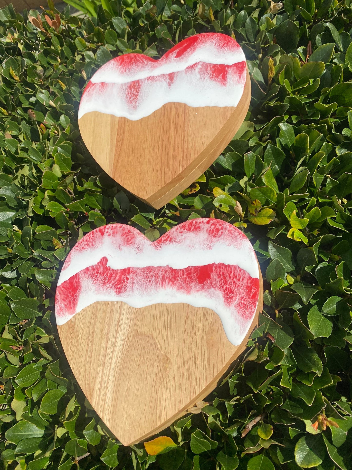 Valentine Handmade Ocean Resin Wood Cheese Board & Knife Set - Heart-Shaped Charcuterie Board - Miniature Cutting Board - Cheese Platter
