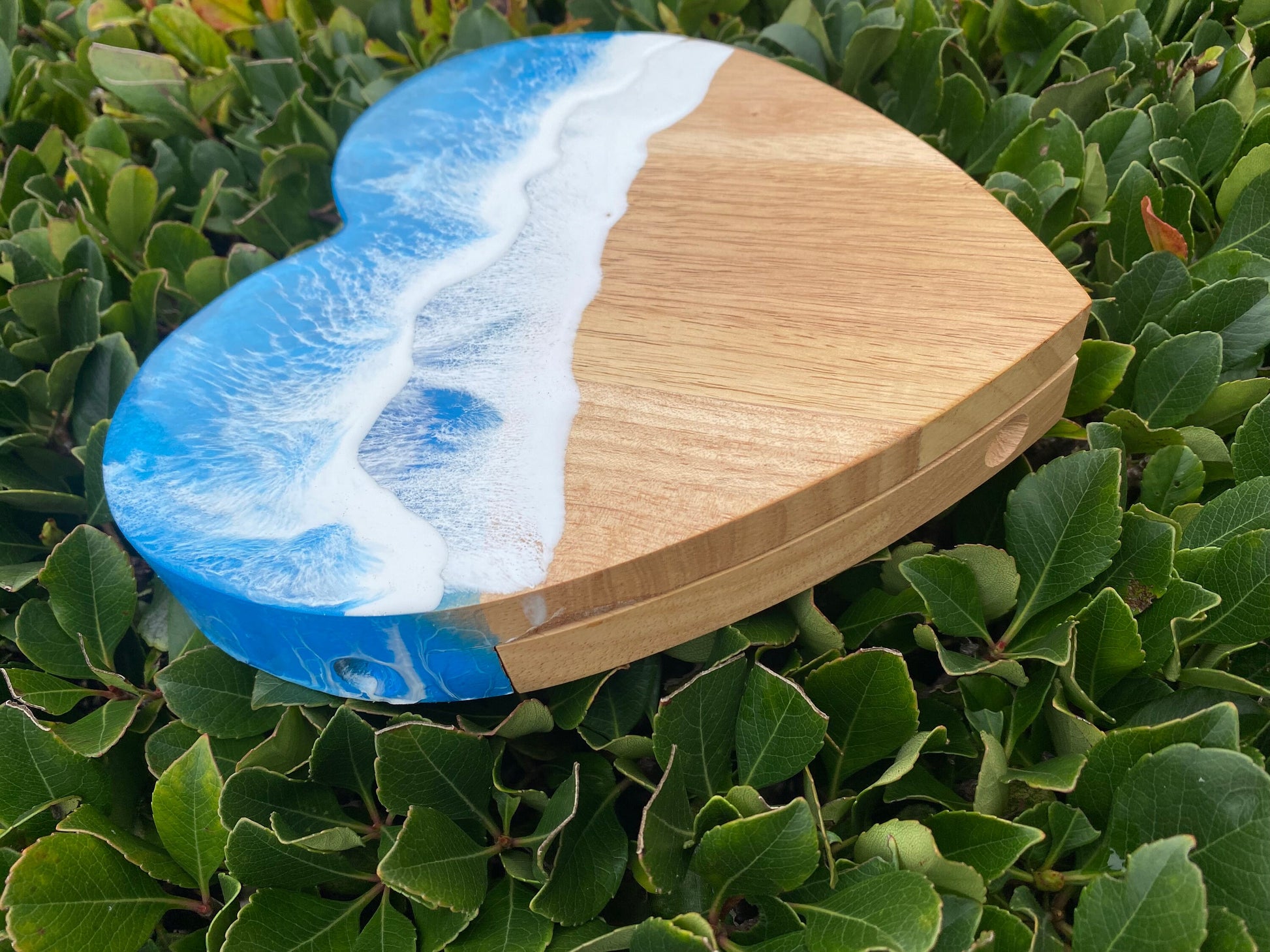 Heart-Shaped Handmade Ocean Resin Wood Cheese Board & Knife Set - Charcuterie Board - Miniature Cutting Board - Wine Meat Cheese Platter