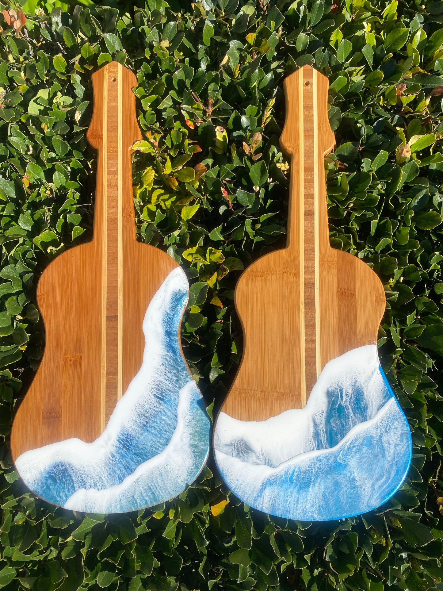 Guitar Shaped Ocean Resin Bamboo Serving and Cutting Board – a harmonious blend of musical inspiration and culinary functionality.