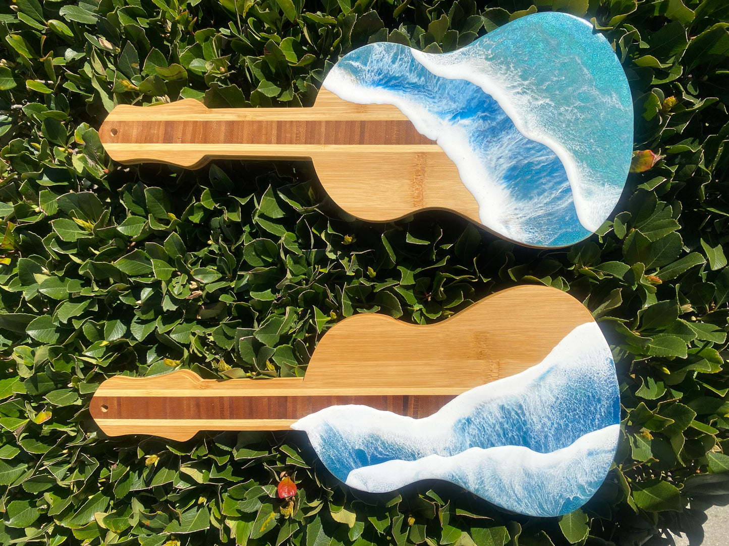 Guitar Shaped Ocean Resin Bamboo Serving and Cutting Board – a harmonious blend of musical inspiration and culinary functionality.