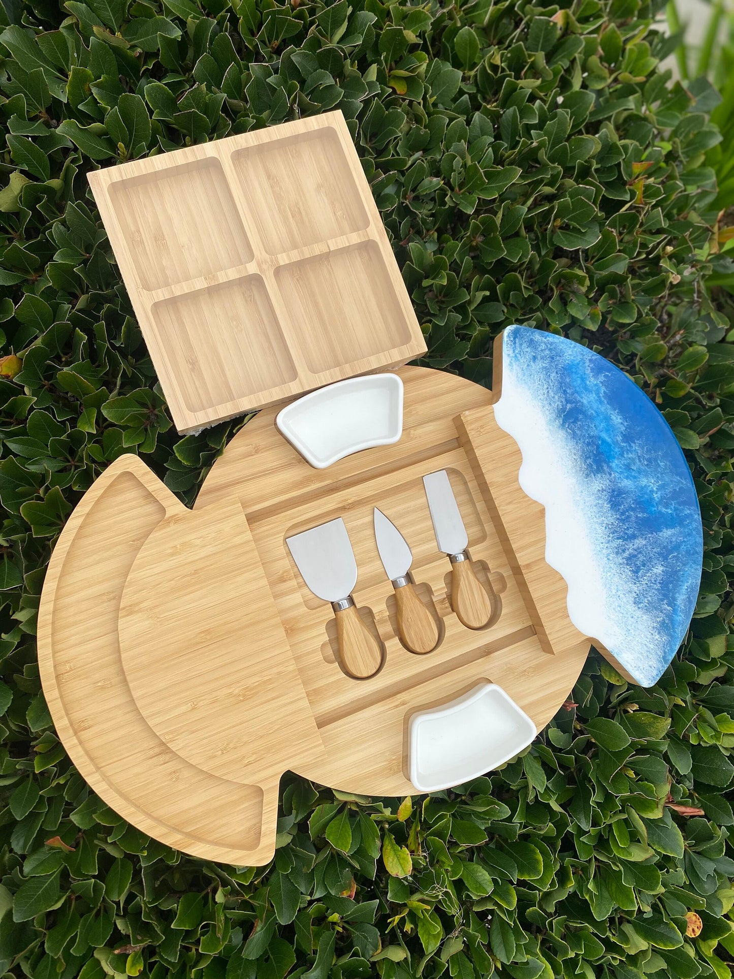 Extra Large Round Ocean Resin Wood Cheese Board and Knife Set -Charcuterie Board with Serving Bowl & Utensils Grooved Design with Fruit Tray